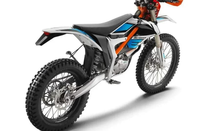 Essential Gear for Riding an Electric Dirt Bike